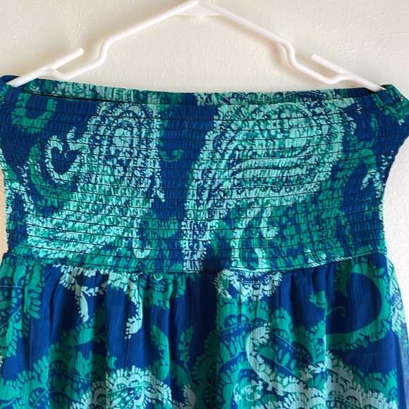 Beach ready, strapless paisley print perfect for poolside. Stretchy comfort! - Picture 5 of 6